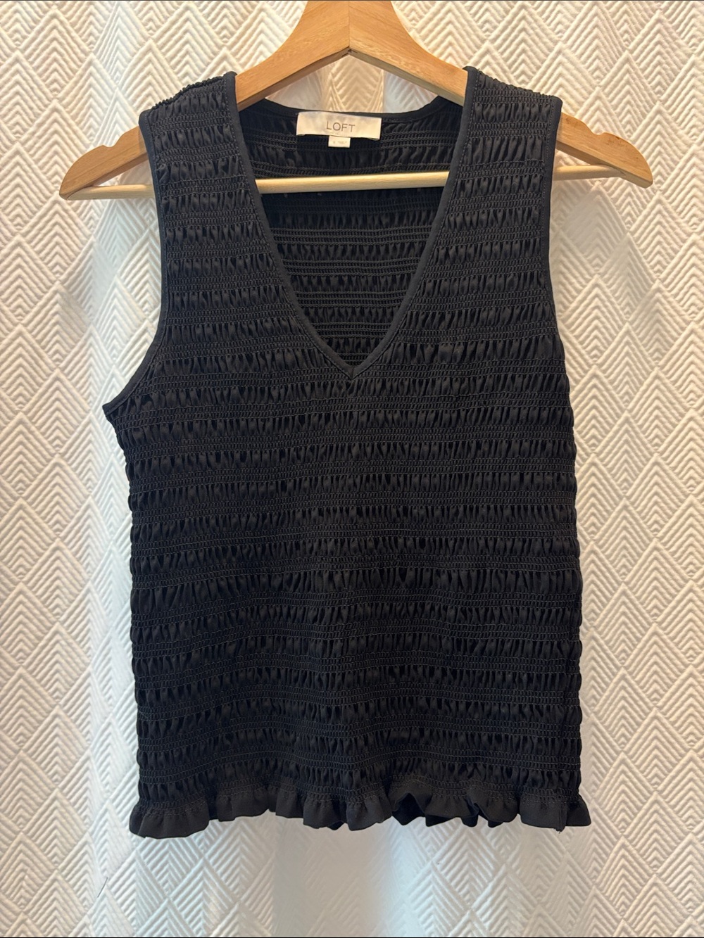 LOFT Smocked Modern Tank Top Black V-Neck Sleeveless Stretch Cotton Size Small